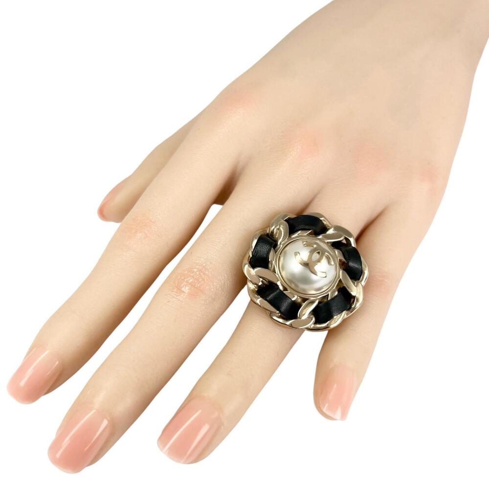 CHANEL Black Logo Ring - Picture 8 of 9